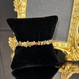 Unakite Chip Bracelet in Green & Pink